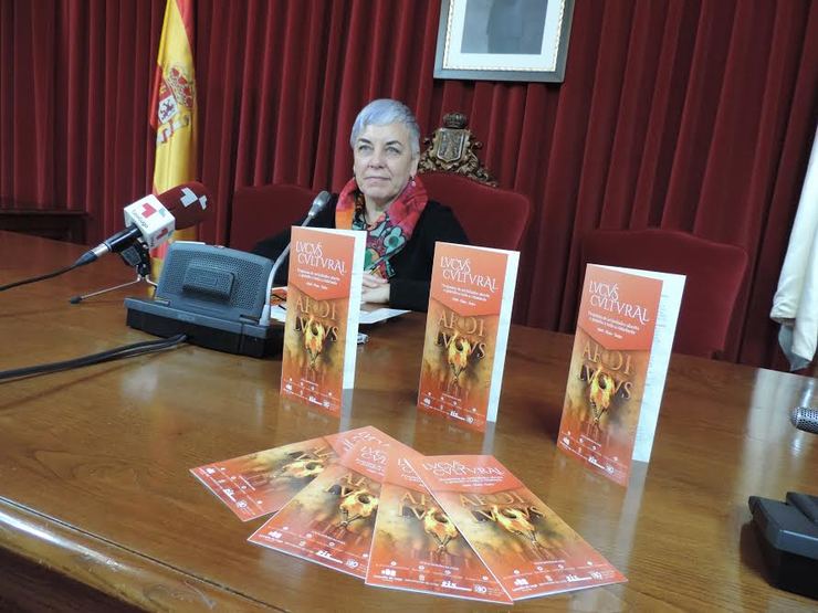 Carmen Basandre presenta as actividades do Lucus Cultural 