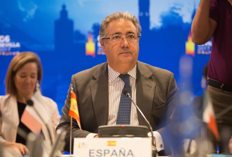 O ex ministro do Interior e agora eurodeputado do PP, Juan Ignacio Zoido, en rolda de prensa 