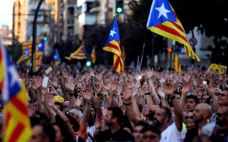 Manifestación en Lleida no día de folga xeral en Cataluña tralo referendo de independencia 