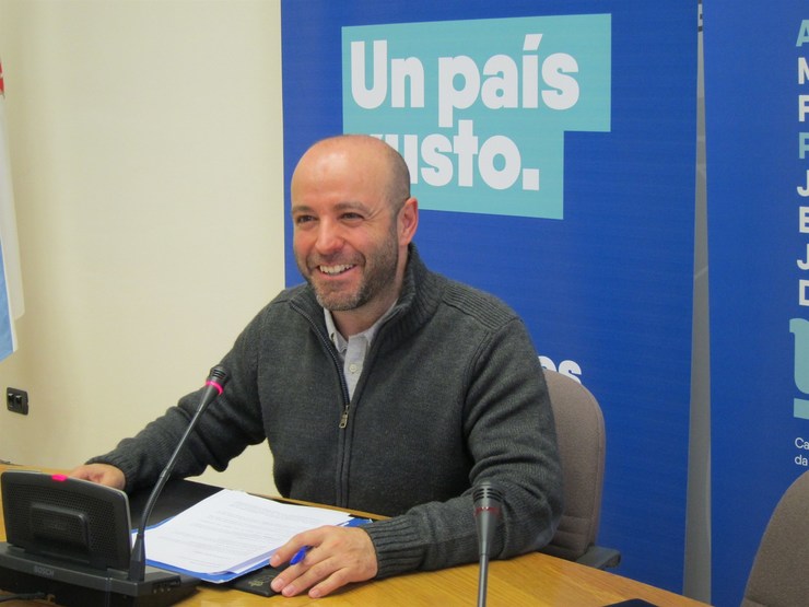 Luís Villares nunha rolda de prensa na Cámara galega 