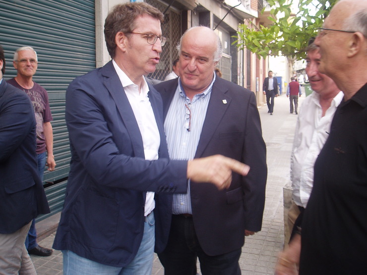 Avelino García, ex rexedor da Rúa e senador do PP, xunto con Alberto Núñez Feijóo 