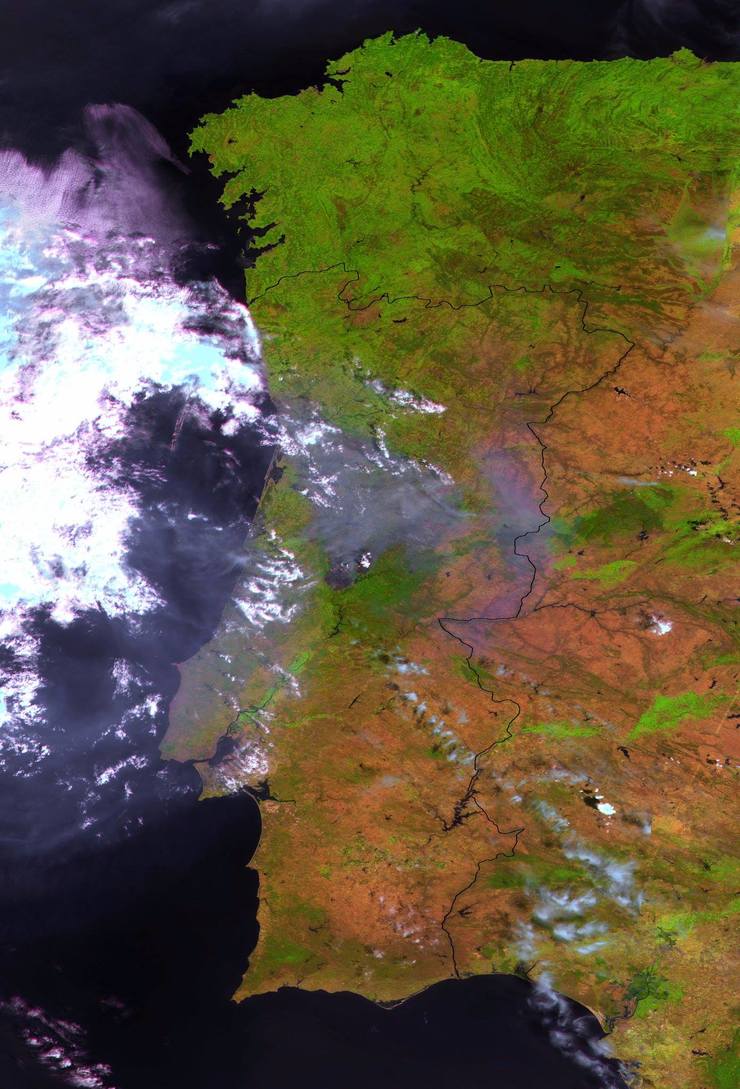 Imaxe tomada dende o satélite Proba-V do incendio que arrasou Portugal en xuño de 2017 / ESA.