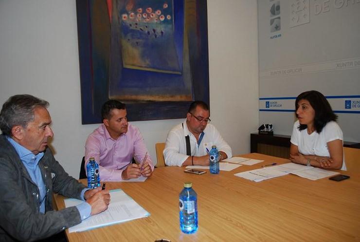 Gavilanes Losada, á esquerda, canda outros alcaldes e a conselleira de Medio Rural nunha imaxe da web da Xunta