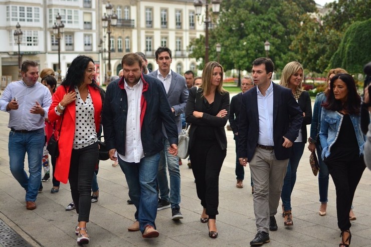 Alvaro Santos, Lara Méndez, Gonzalo Caballero e outros cargos do PSdeG en Lugo. PSDEG / Europa Press