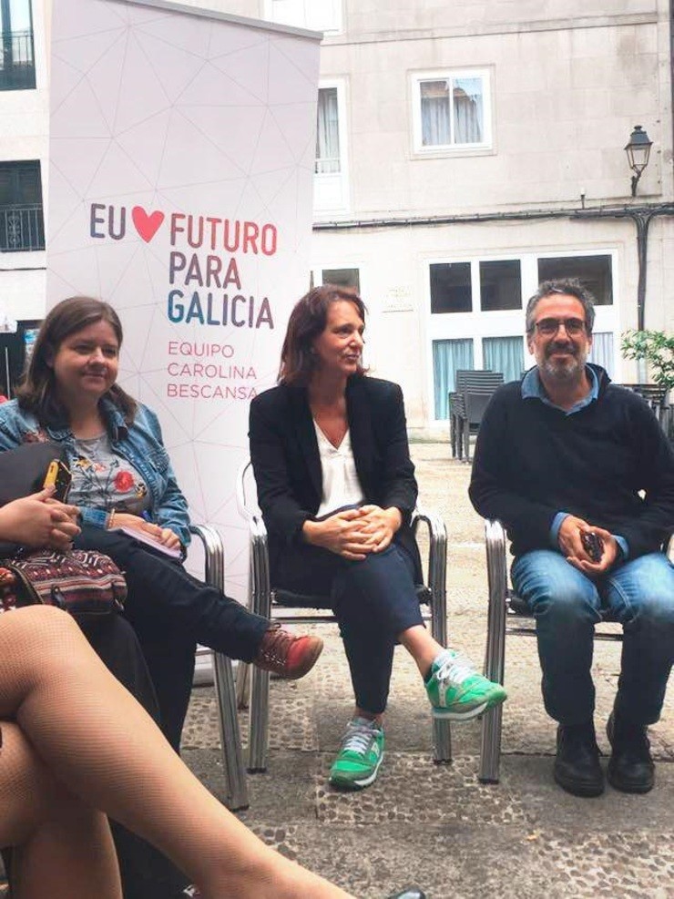 Carolina Bescansa nun encontro con militantes de Podemos en Ourense. REMITIDA 