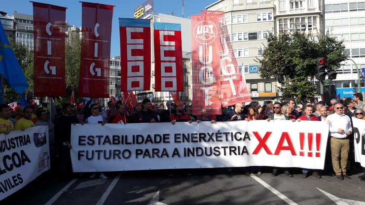 Manifestación na Coruña contra o peche de Alcoa / Xoaquin F. Leiceaga.