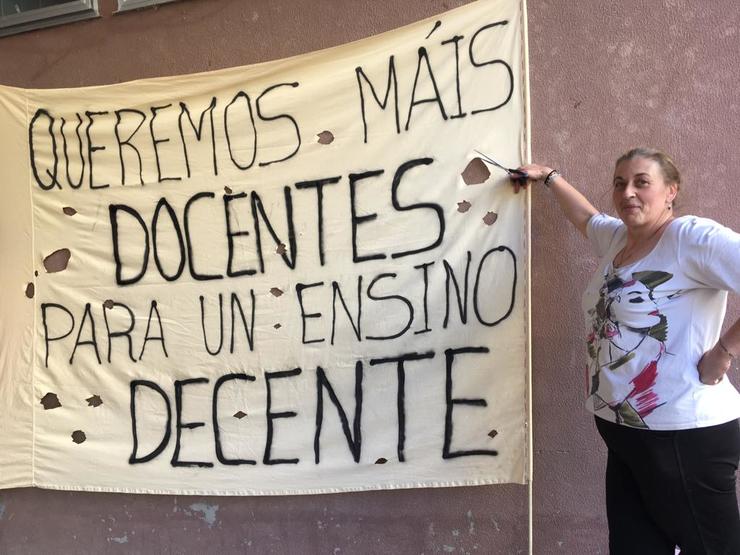 Lidia Prieto, presidenta da ANPA do CEIP Vilar de Barrio, no que denuncian a falta de profesores / remitida