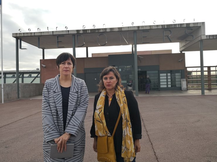 Ana Pontón e Ana Miranda, do BNG, na prisión de LLedorners 