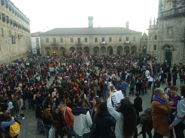 Concentración en Santiago de Compostela contra a sentenza que exculpa aos integrantes de 