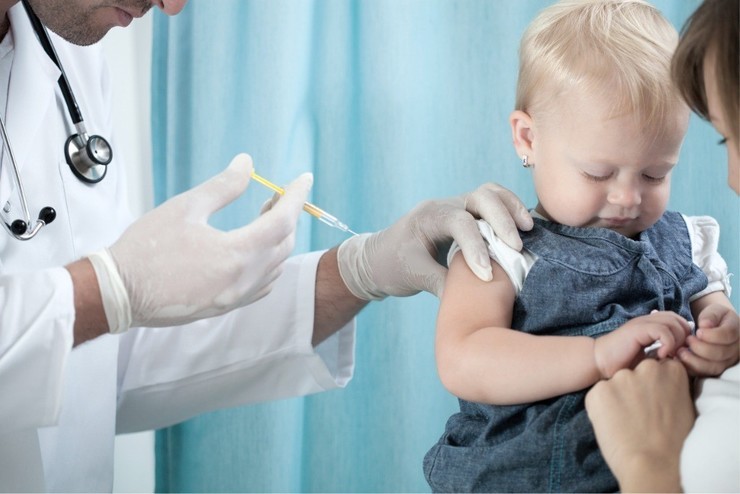 As vacinas axudan aos mesmos nenos e a quen os rodean / Istock