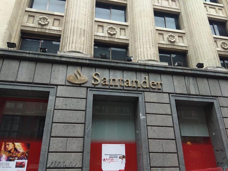 Ofinina de Banco Santander / Arquivo