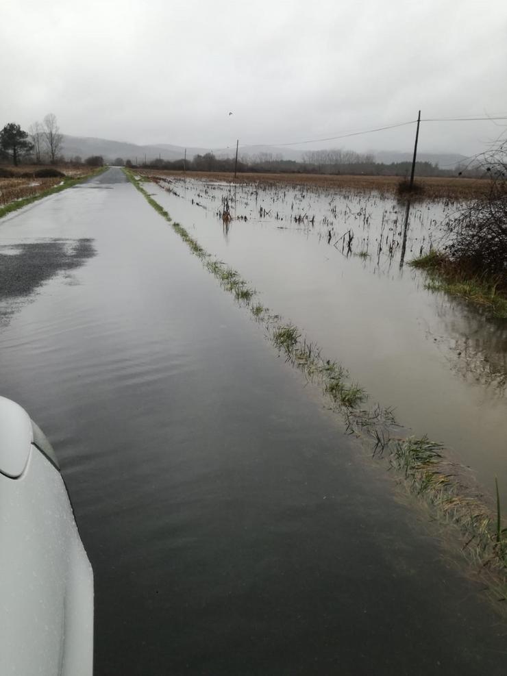 Estrada da Deputación de Lugo afectada por inundacións en Pobra do Brollón. DEPUTACIÓN DE LUGO 