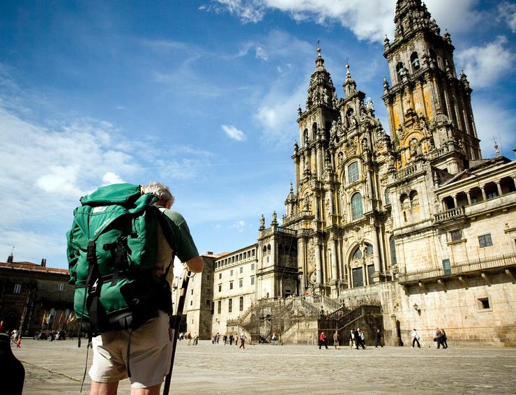 A Catedral de Santiago de Compostela perante os ollos dun visitante. CEDIDA - Arquivo