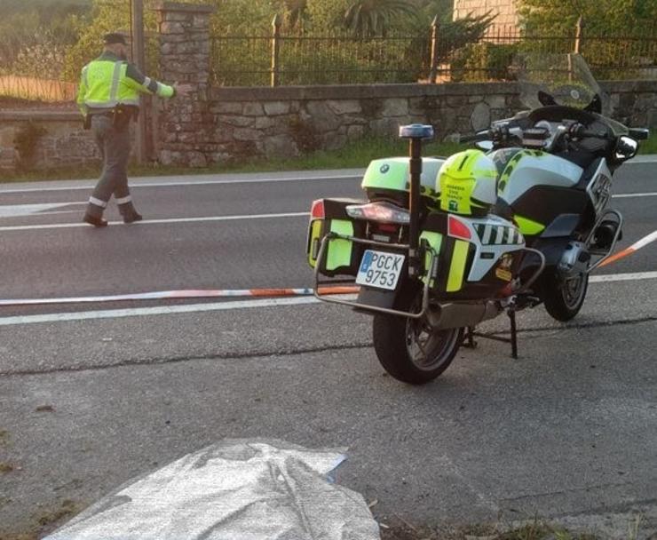 Unha moto da Garda Civil nun accidente / GARDA CIVIL