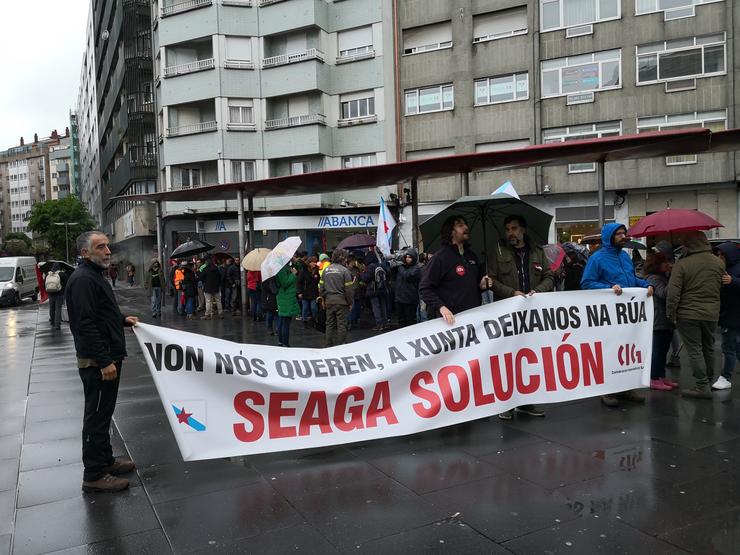 Traballadores de Seaga manifestándose en Santiago de Compostela 