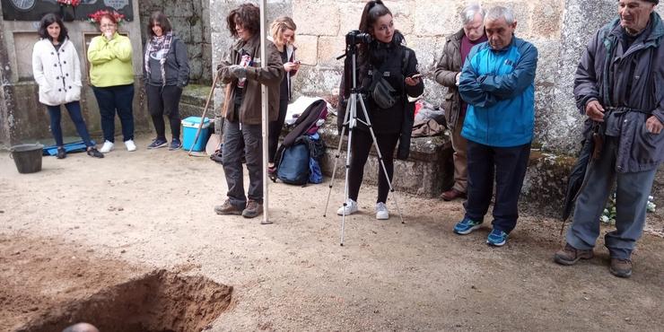 Escavan en Beade (Lugo) unha fosa común para recuperar os restos do exalcalde r. ASOCIACIÓN DE RECUPERACIÓN DA MEMORIA HISTÓRICA / Europa Press