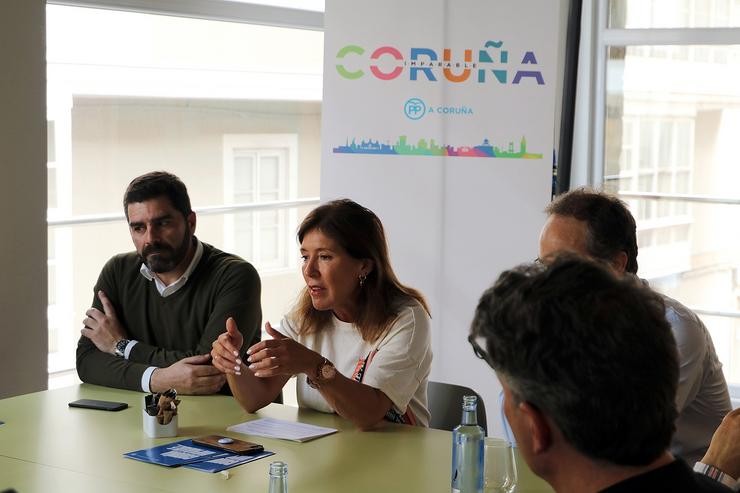 O PP da Coruña anuncia axudas ao transporte escolar e a apertura das instalacións dos colexios aos barrios. PP DA CORUÑA / Europa Press
