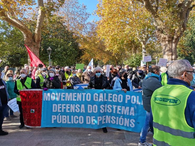 Protesta en defensa das pensións en Santiago / MODEPEN