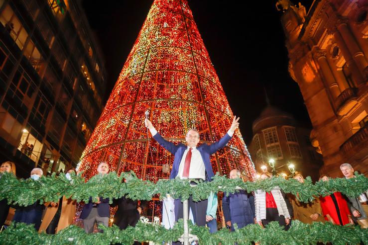 O alcalde de Vigo, Abel Caballero, durante o aceso das luces do Nadal, a 20 de novembro de 2021, en Vigo / Marta Vázquez Rodríguez - Europa Press  / Europa Press