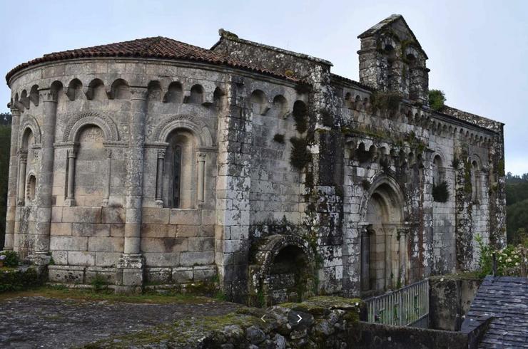 Mosteiro de San Pedro de Vilanova de Dozón, en Pontevedra 