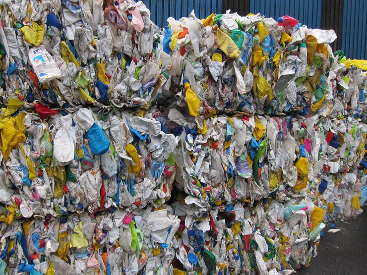 Plástico en Sogama. EUROPA PRESS - Arquivo 