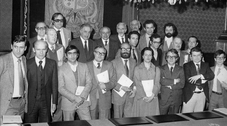 Comisión redactora do 'Estatuto dous 16'. O próximo 6 de abril de 2021, Galicia conmemora o 40 aniversario da promulgación do Estatuto de Autonomía de Galicia. ARQUIVO PARLAMENTO DE GALICIA