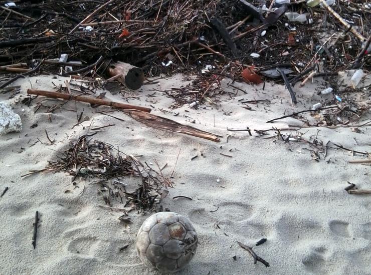 Lixo nas praias galegas, estudo do IEO e Asociación Ambiental Ollamar 
