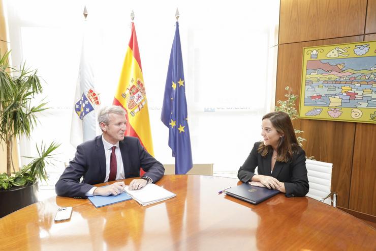 O presidente da Xunta, Alfonso Rueda, e a alcaldesa da Coruña, Inés Rey, nunha reunión na delegación territorial. CONCELLO DA CORUÑA.  