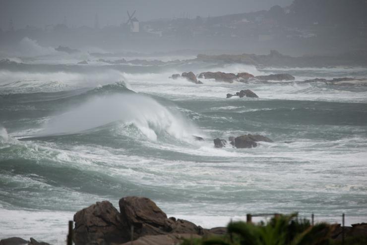 Forte ondada na zona de Santa Maria de Oia ata Cabo Silleiro, a 20 de outubro de 2022, en Pontevedra 