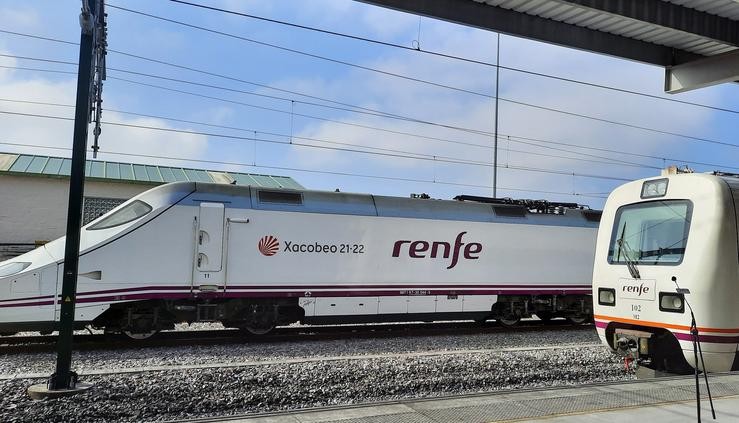 Tren AVE coa insignia do Xacobeo / Renfe - Arquivo