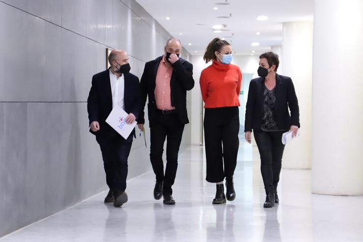 De esquerda a dereita. Os deputados Néstor Rego (BNG), Jordi Salvador (ERC), Mireia Veh (CUP) e Mertxe Aizpurua (Bildu) no Congreso.. EH BILDU / Europa Press