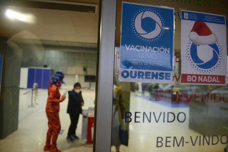 Entrada do recinto feiral Expourense, onde se vacina contra a Covid-19 / Rosa Veiga - Arquivo