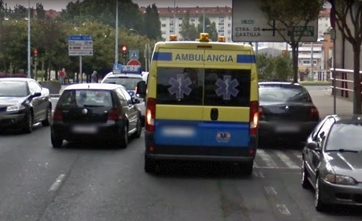 Ambulancia na avenida da Paz de Ferrol / Google Maps. Arquivo