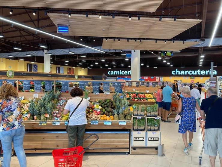Supermercado Gadis, frutería. GADIS / Europa Press