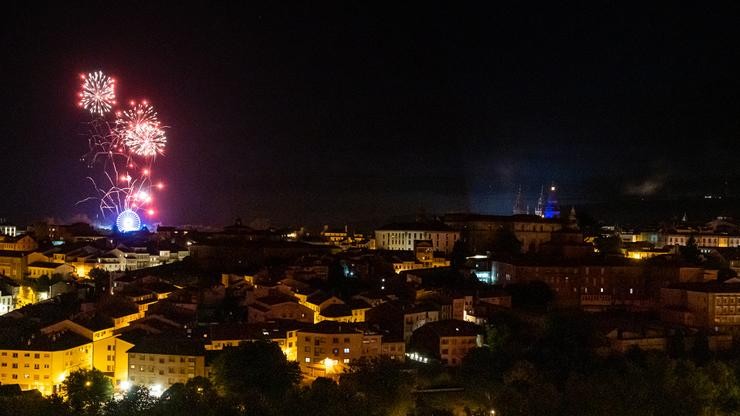 Fogos artificiais durante as Festas do Apóstolo Santiago 2022 / Europa Press