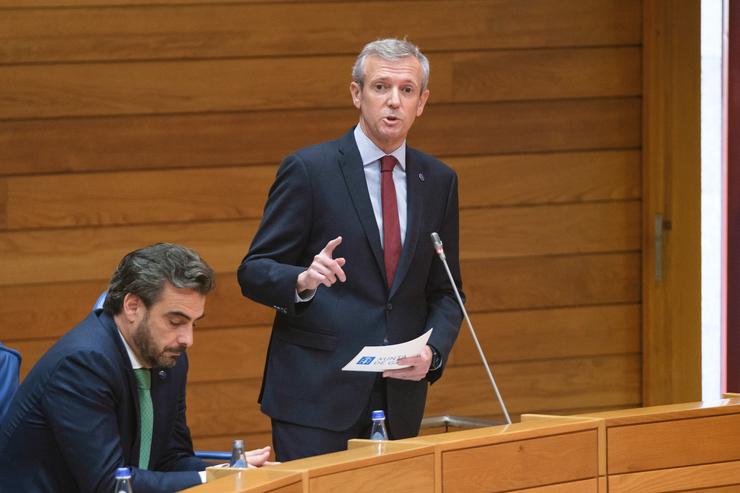 O presidente da Xunta, Alfonso Rueda, intervén na sesión de control do Parlamento de Galicia. XUNTA 