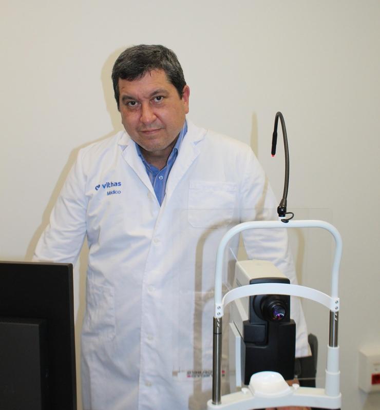 O doutor Javier Moreno Manresa, oftamólogo de Vithas Cadarso.. VITHAS CADARSO 