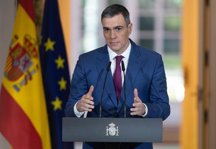 O presidente do Goberno, Pedro Sánchez, comparece tras unha rolda de prensa posterior á reunión do Consello de Ministro 