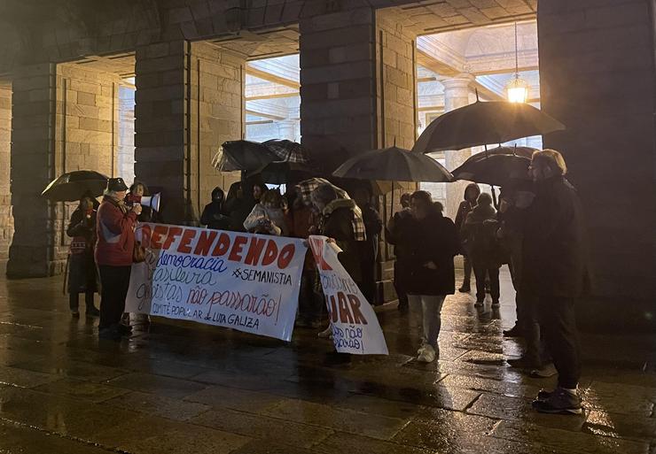 Concentración en Santiago de Compostela 'en defensa da democracia brasileira'. 