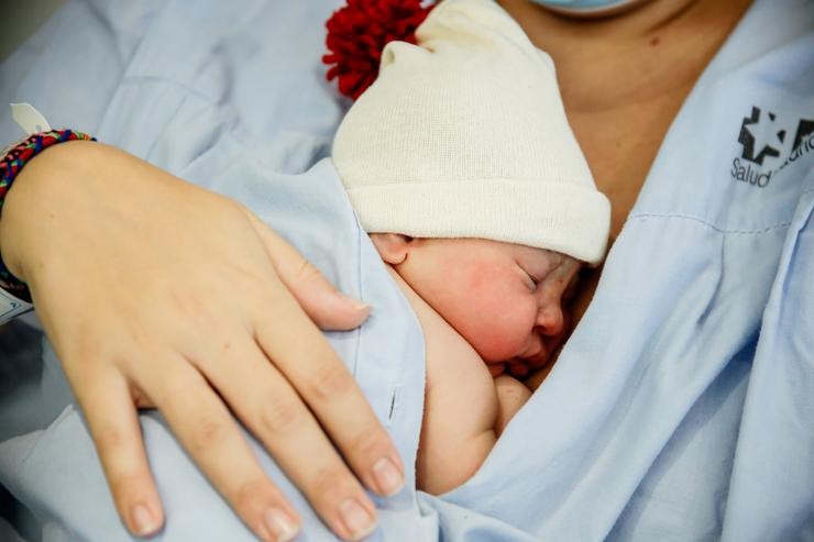 A primeira bebé nacida en 2023 en España, no Hospital Gregorio Marañón / Carlos Luján - Arquivo