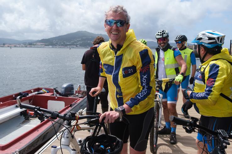 O presidente da Xunta, Alfonso Rueda, aproveita o sábado para un percorrido en bicicleta de 105 quilómetros. XUNTA / Europa Press