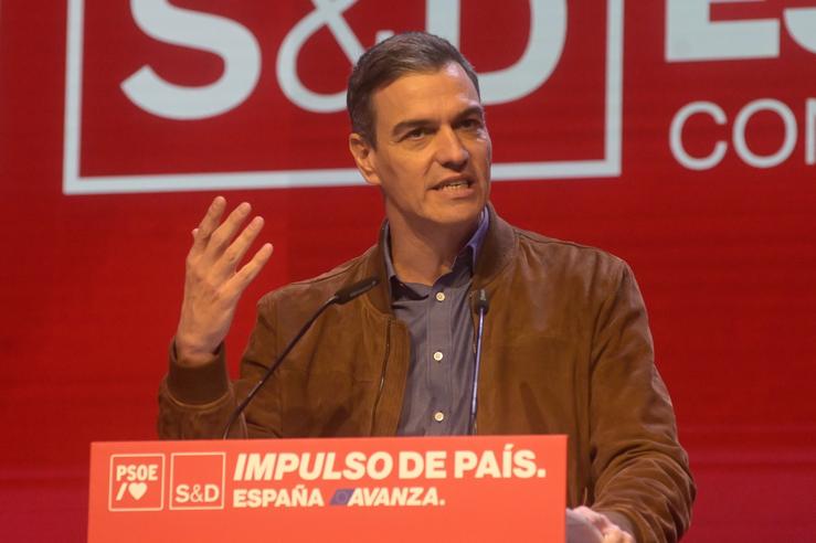 O presidente do Goberno, Pedro Sánchez, intervén durante clausúraa da convención política do PSOE / M. DYLAN