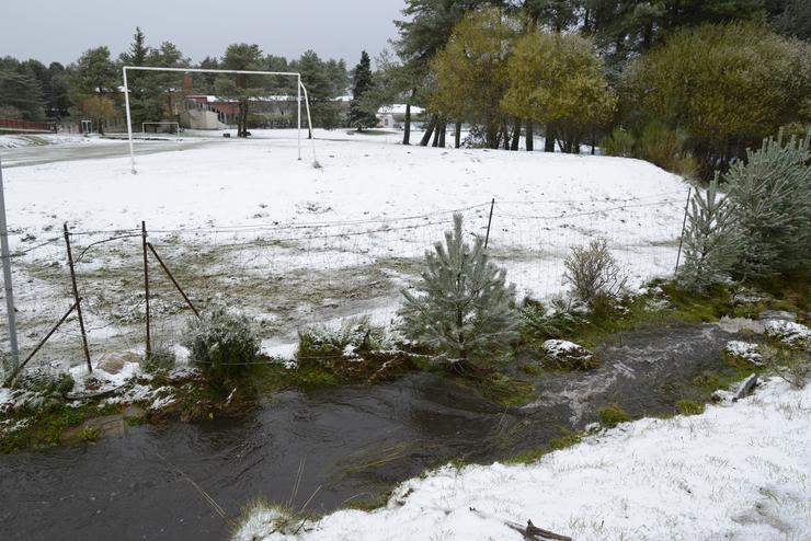 Arquivo - Unha zona cuberta de neve na estación de esquí de Manzaneda, a 2 de novembro de 2023, en Pobra de Trives, Ourense, Galicia.. Rosa Veiga - Europa Press - Arquivo 