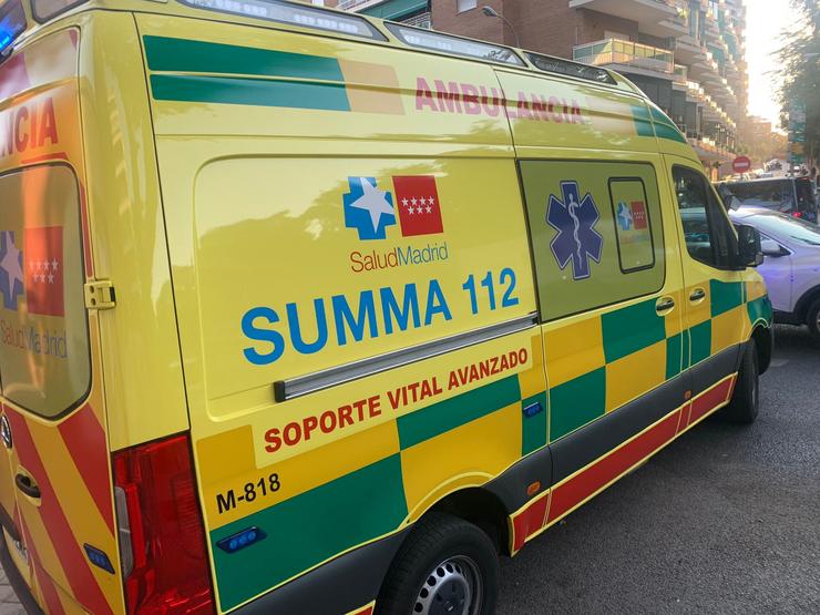 Imaxe de recurso dunha ambulancia do Summa 112 