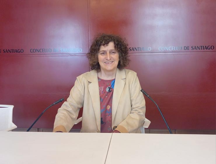 A alcaldesa de Santiago de Compostela, Goretti Sanmartín, nunha rolda de prensa 
