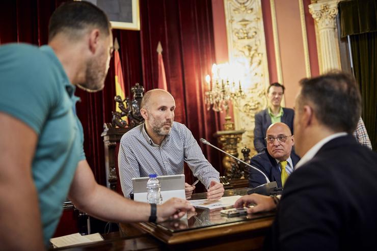 O alcalde de Ourense, Gonzalo Pérez Jácome, durante a renuncia do concelleiro socialista Alfonso Pavón da súa acta. Agostime - Europa Press - Arquivo 