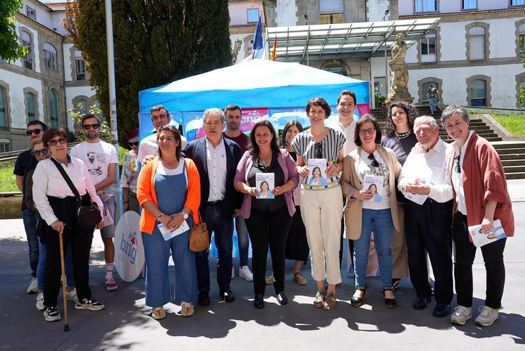 Ana Pontón e Ana Miranda participan nunha repartición electoral en Pontevedra / BNG