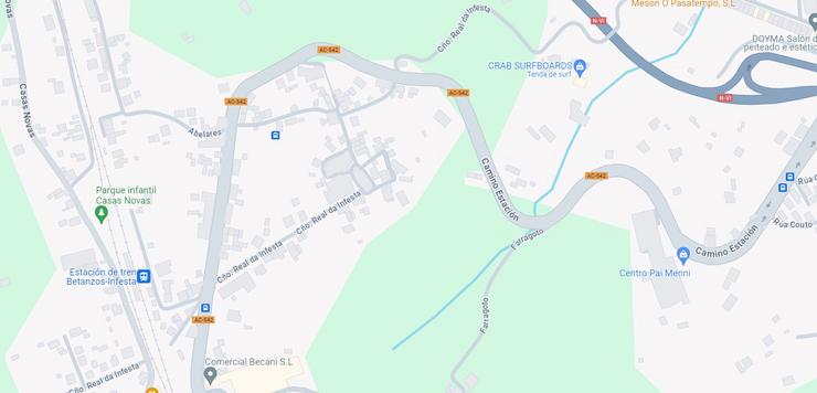 Estrada AC-542 cos seus cruzamentos ao seu paso por Infesta, no concello de Betanzos / Google Maps