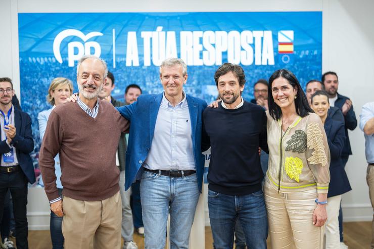 Rueda e Prado cos dous eurodeputados populares vinculados con Galicia.. ÍÑIGO ROLÁN/PPDEG / Europa Press