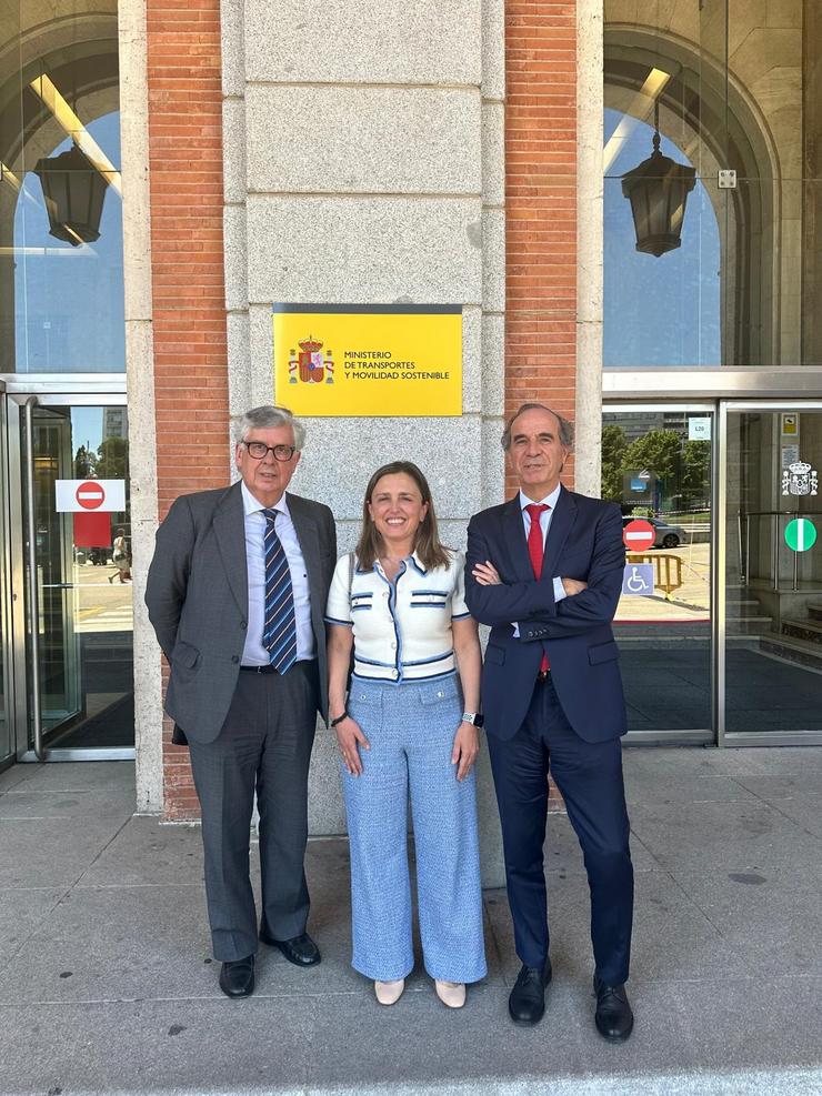 O presidente da Confederación de Empresarios de Galicia (CEG), Juan Manuel Vieites, a presidenta da Federación Asturiana de Empresarios (FADE), María Calvo, e o presidente da Federación Leonesa de Empresarios (FELE), Juan María Vallejo / CEG